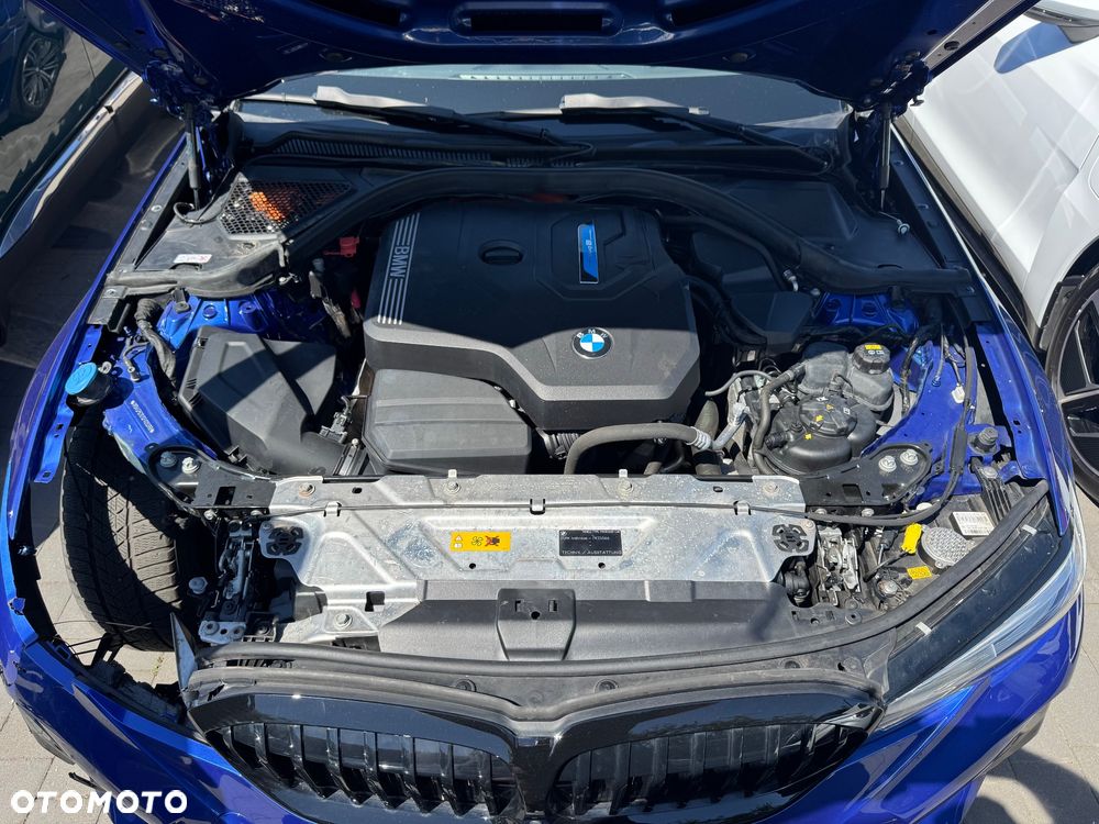 BMW Seria 3 330e M Sport - 40