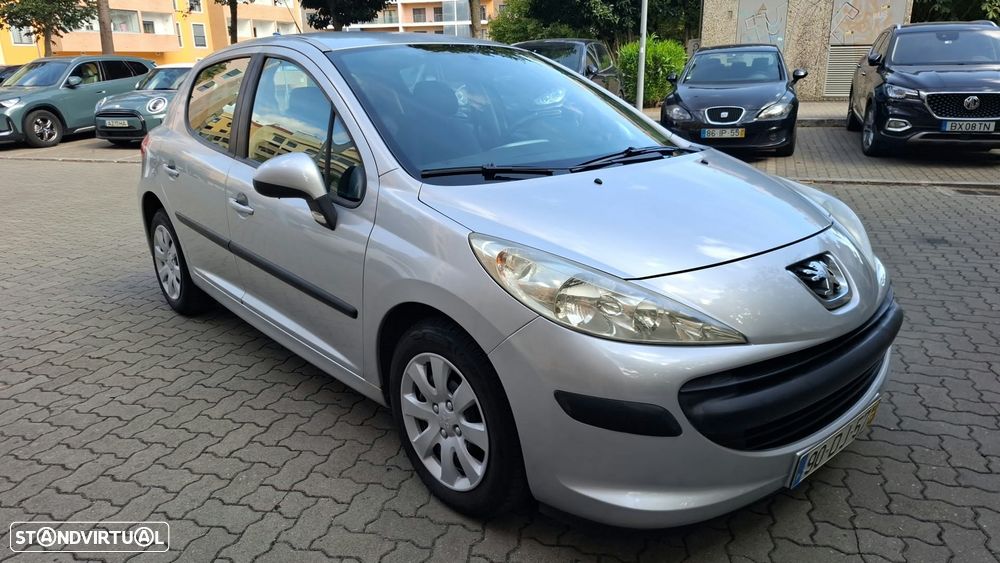 Peugeot 207 1.4 16V Trendy - 3