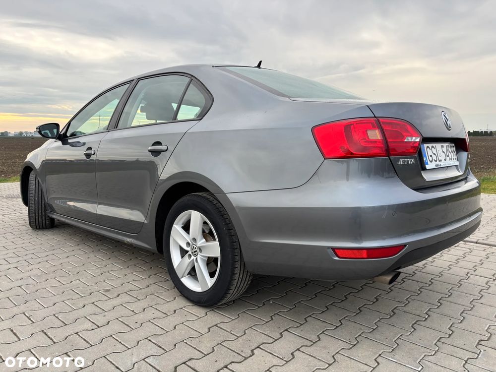 Volkswagen Jetta 1.6 TDI BMT Comfortline - 9
