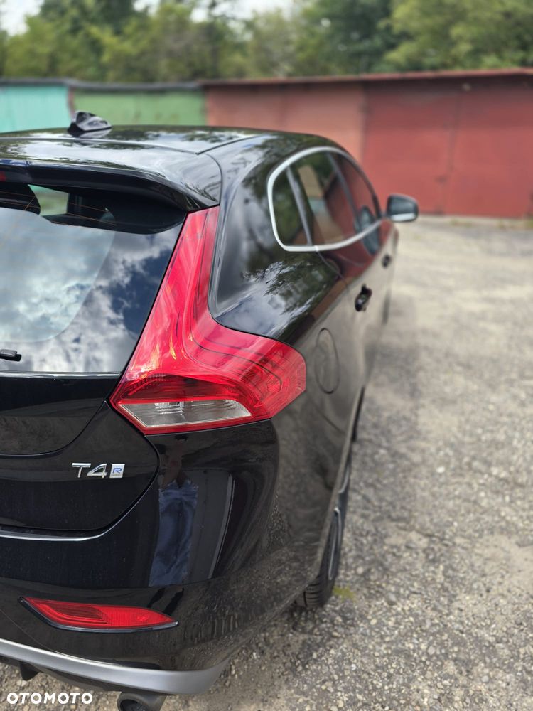 Volvo V40 - 18
