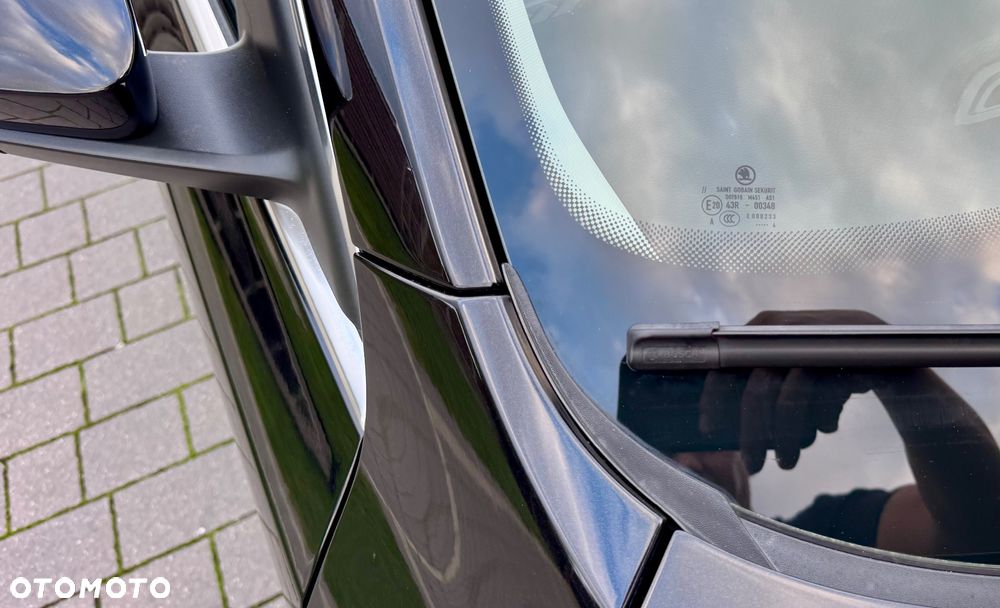 Skoda Octavia Combi 2.0 TDI RS - 23