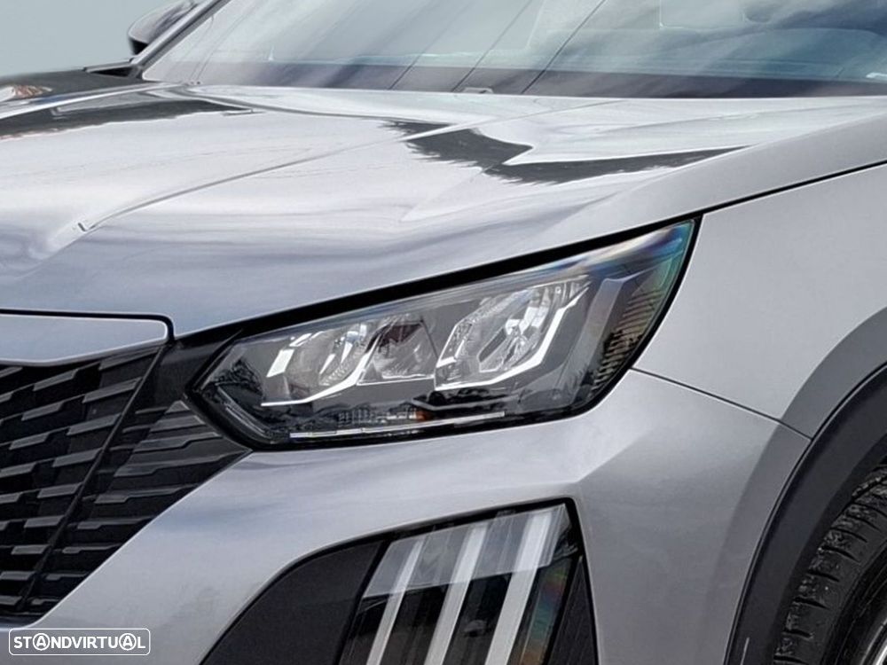 Peugeot 2008 1.2 PureTech Active — fotografia 3