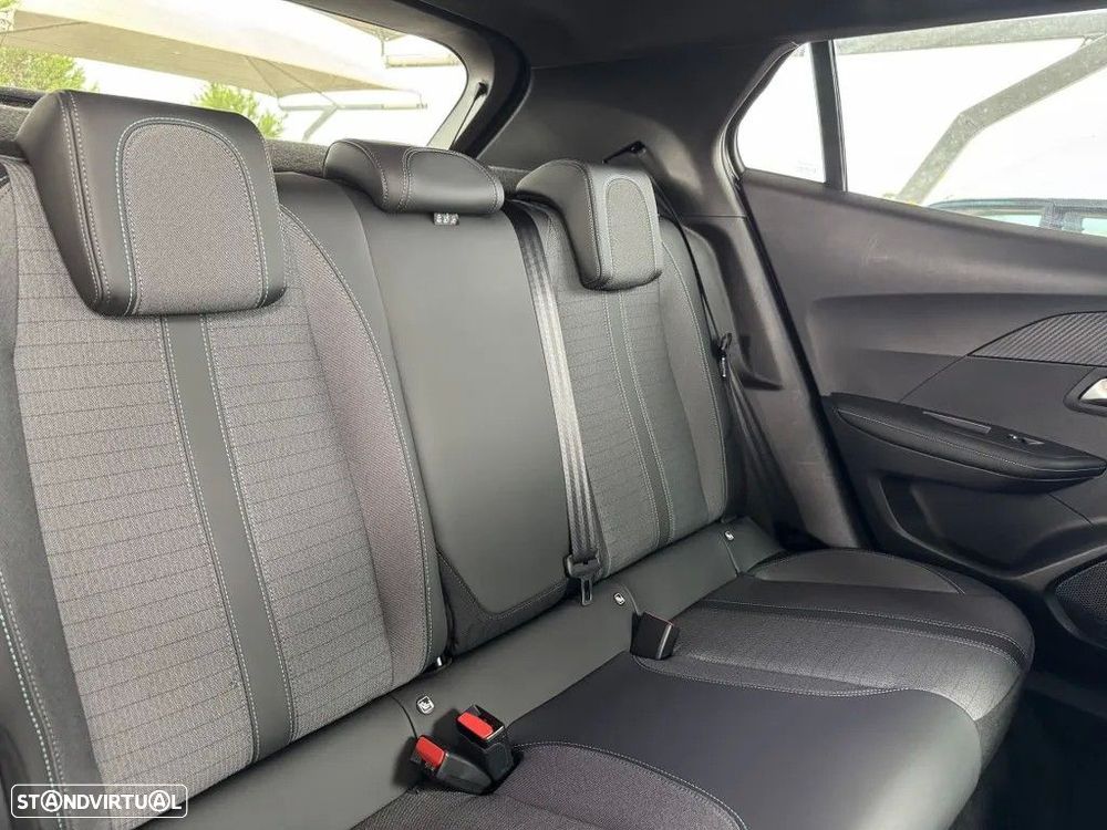 Peugeot 2008 1.5 BlueHDi Allure EAT8 - 29