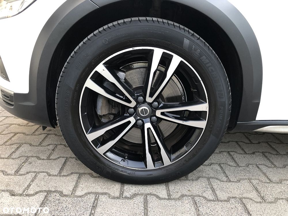 Volvo V90 Cross Country - 29