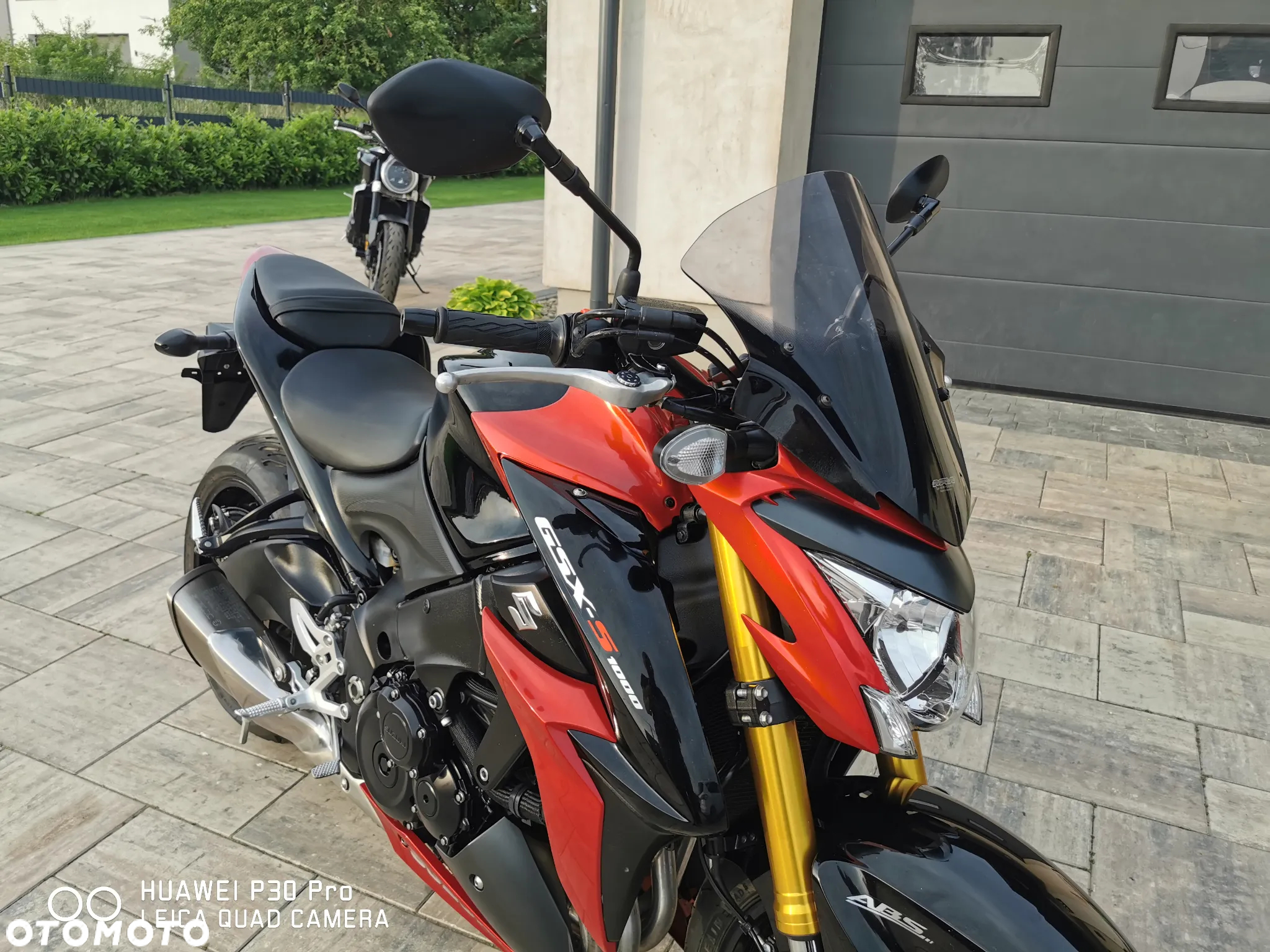 Suzuki GSX - 11