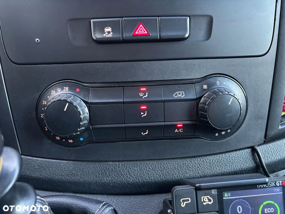 Mercedes-Benz Vito - 32