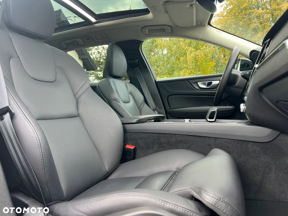 Volvo V60 B4 D Ultimate Dark - 36