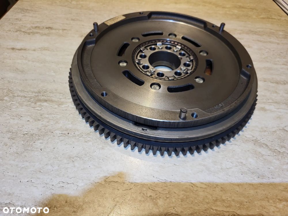 Koło zamachowe dwumasowe 230mm  TOYOTA AVENSIS, RAV 4 II 2.0D 10.99-11.05 - 2