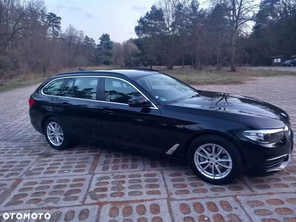 BMW Seria 5 520d Sport Line - 3