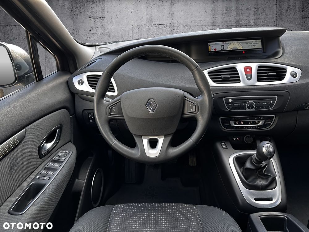 Renault Scenic 1.6 16V 110 Authentique - 12