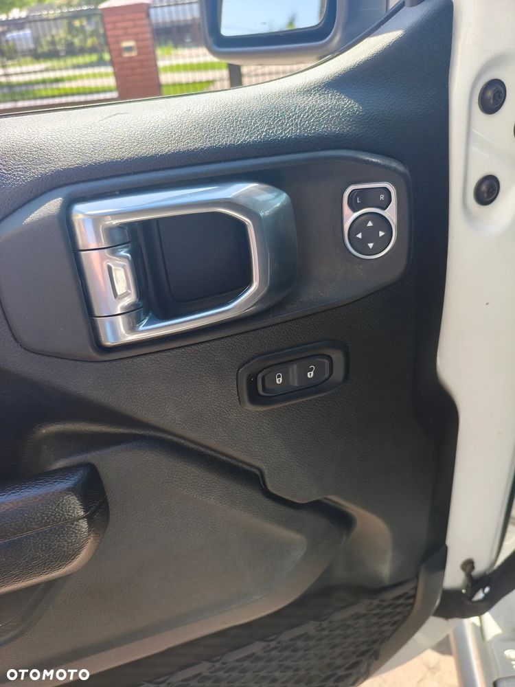 Jeep Wrangler - 14
