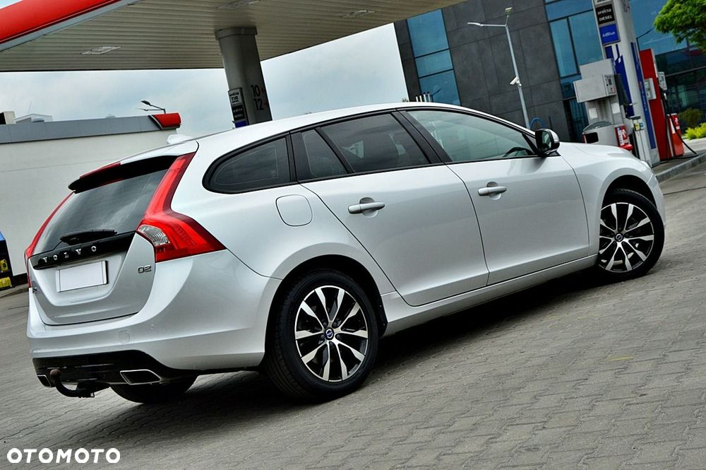 Volvo V60 D2 Drive-E Momentum - 11
