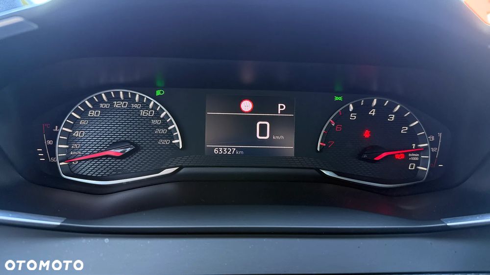 Peugeot 2008 1.2 PureTech Allure S&S EAT8 - 10