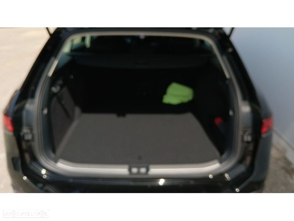 VW Passat Variant - 25