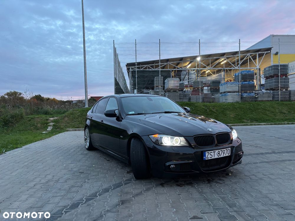 BMW 3 Series 2010 photo 3