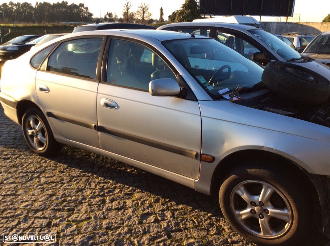 Toyota Avensis T22 às peças - 1