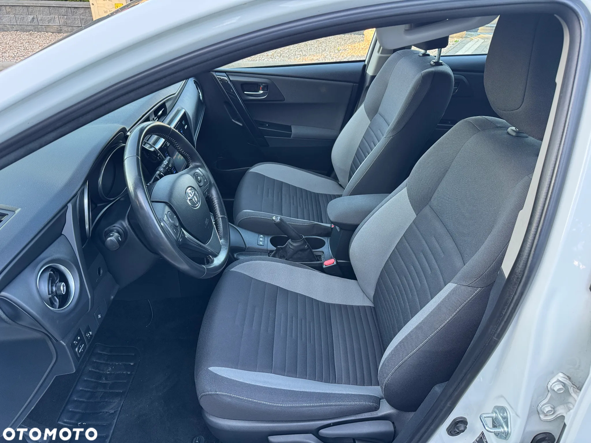 Toyota Auris 1.8 VVT-i Hybrid Automatik Comfort - 12