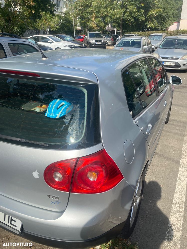 Volkswagen Golf - 10