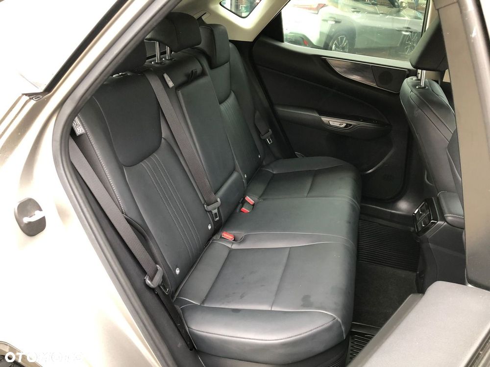 Lexus NX 350h Business AWD - 19