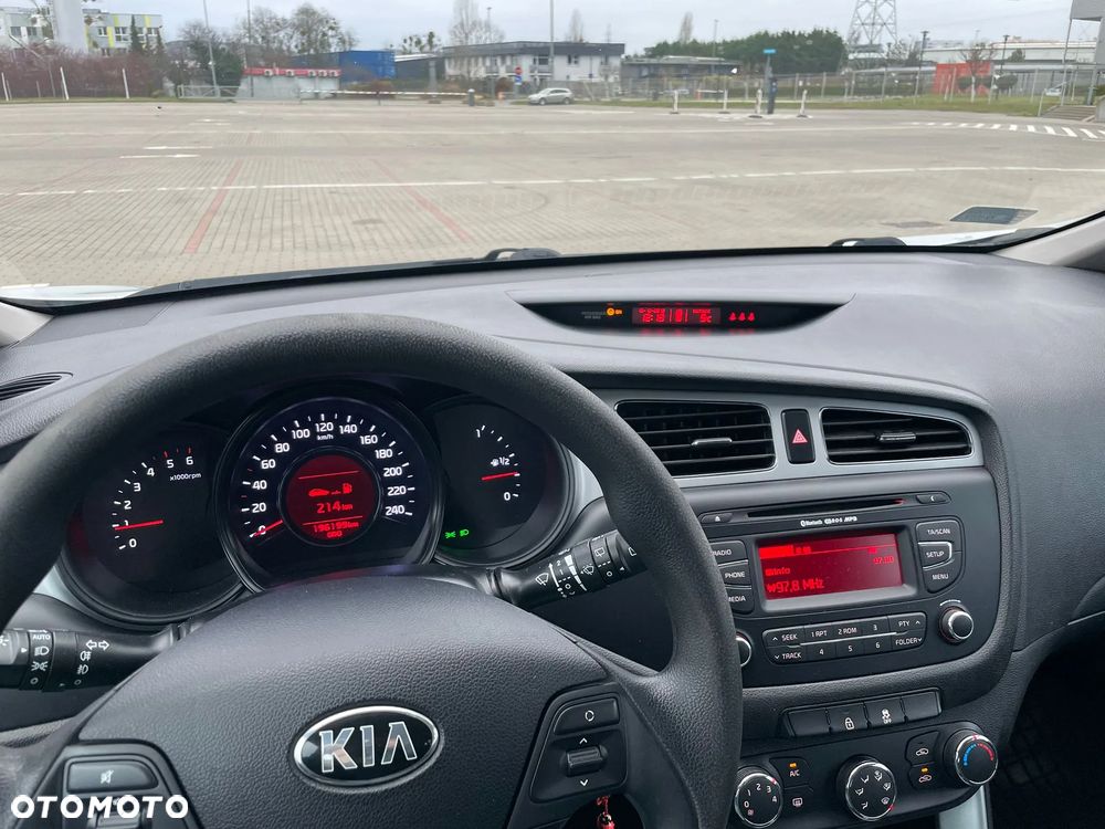 Kia Ceed - 13