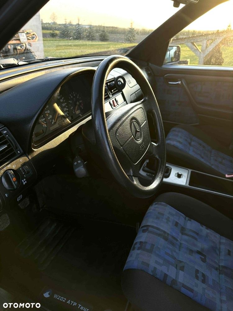 Mercedes-Benz Klasa C 180 T Esprit - 8