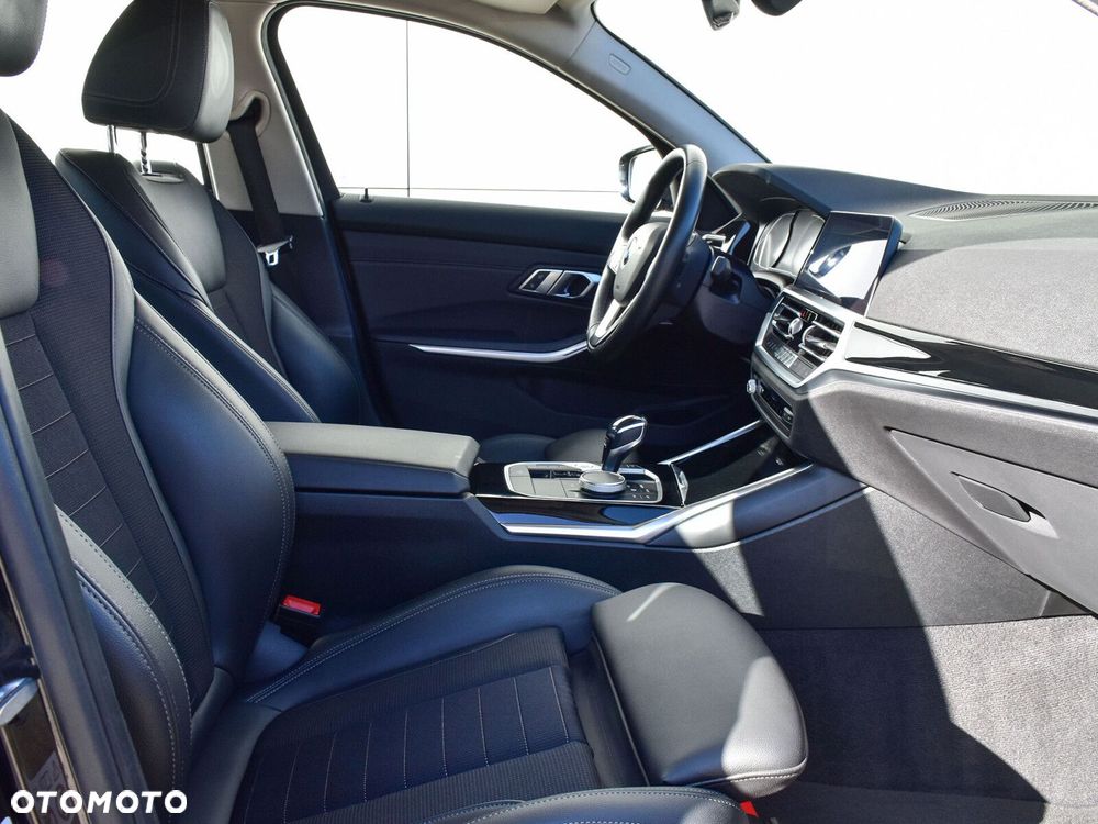 BMW Seria 3 318d Sport Line - 4