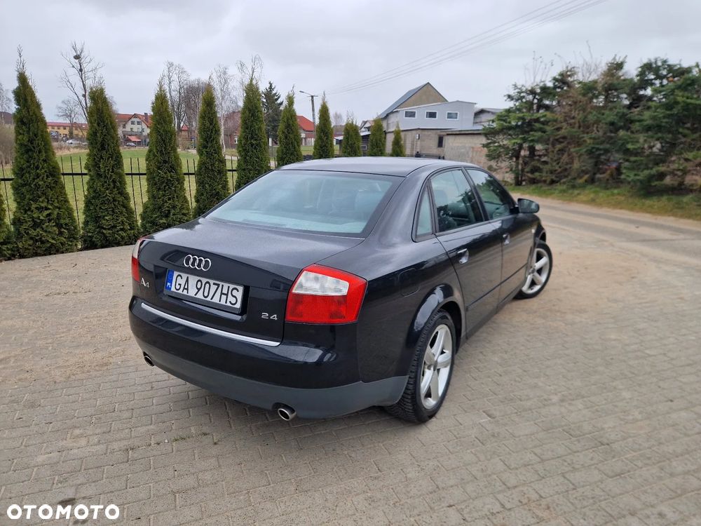 Audi A4 Limousine - 16