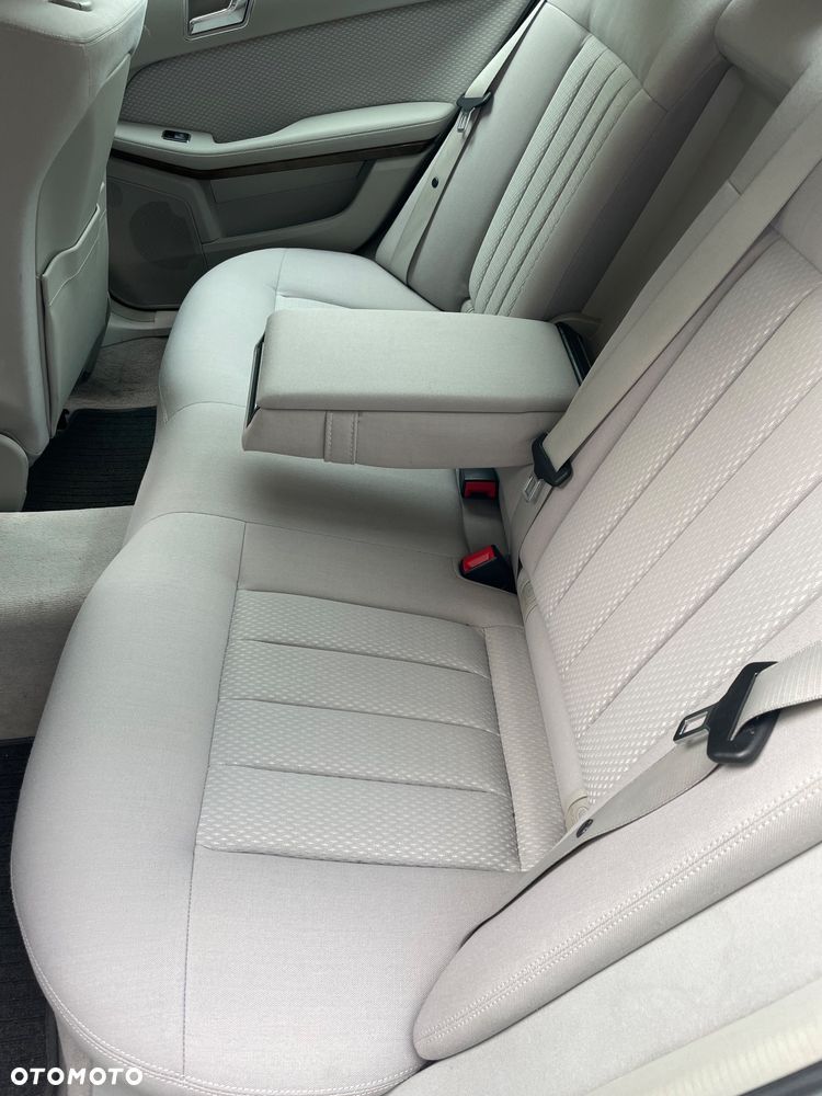 Mercedes-Benz Klasa E 350 CDI 4-Matic BlueEff - 14