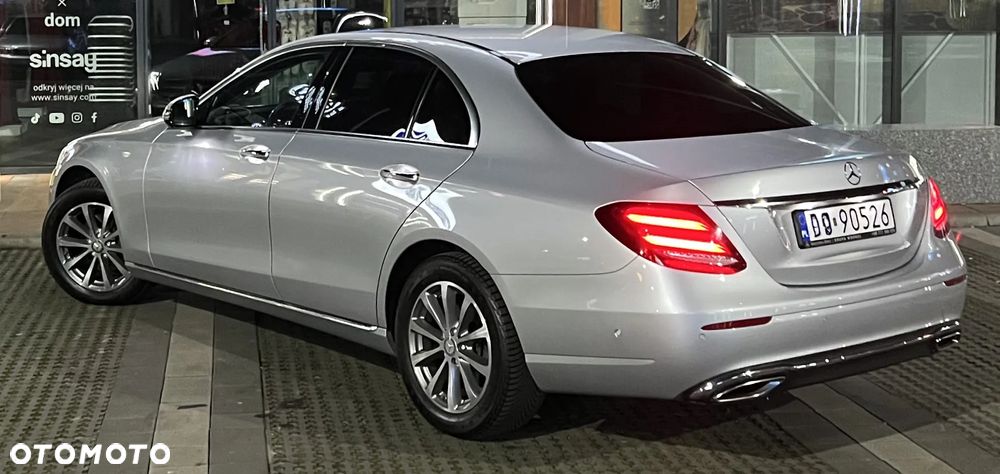 Mercedes-Benz Klasa E 200 9G-TRONIC - 35