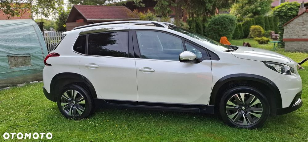 Peugeot 2008 1.2 Pure Tech GPF Allure S&S EAT6 - 13