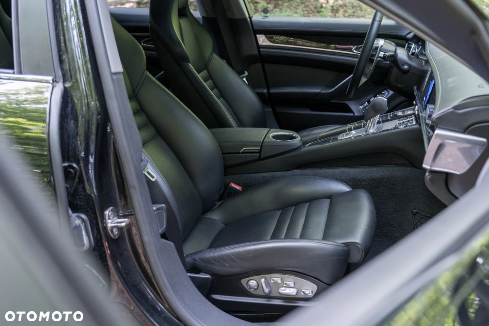Porsche Panamera PDK - 11