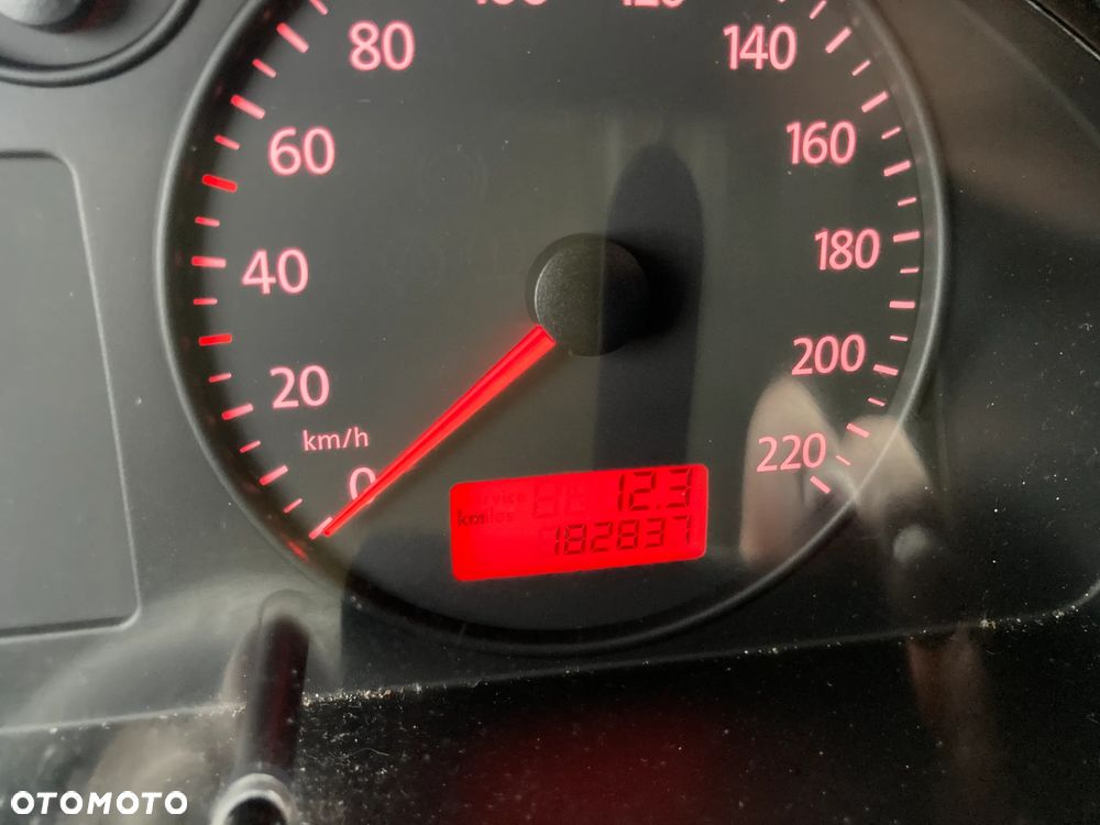 Volkswagen Transporter T5 - 12