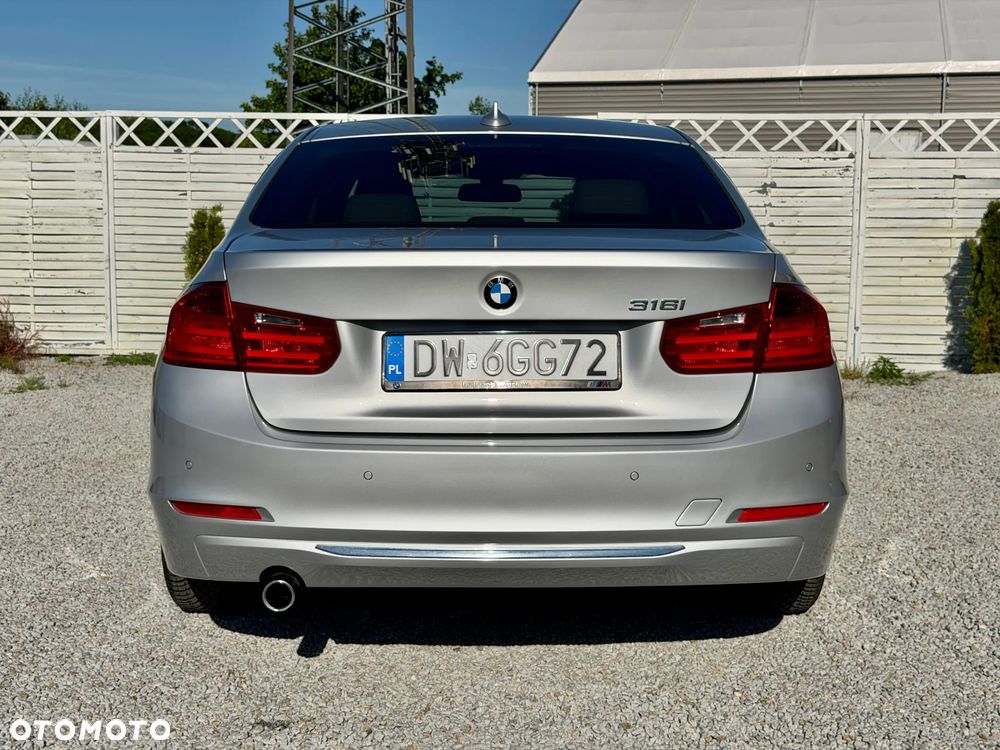 BMW Seria 3 316i - 24