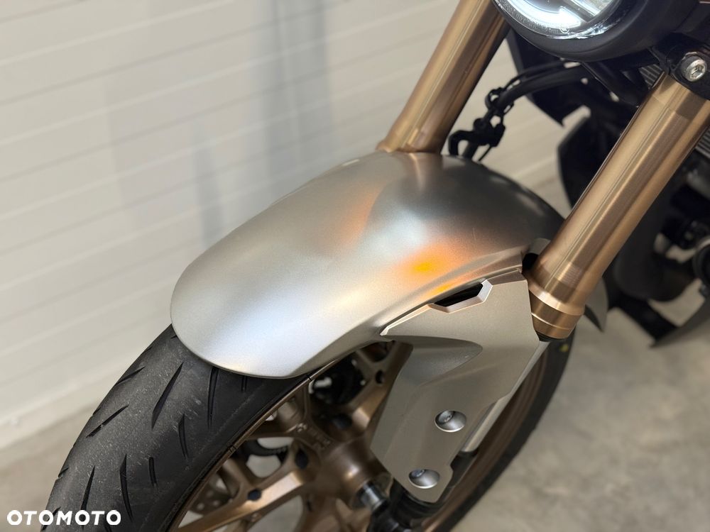 Honda CB - 23
