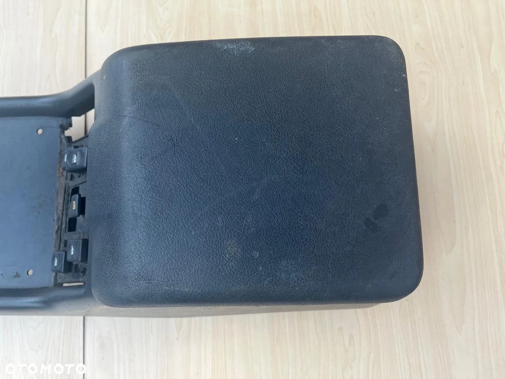 Tunel środkowy podłokietnik czarny manualna LAND ROVER DISCOVERY 1 I 2 II 2 II - 2