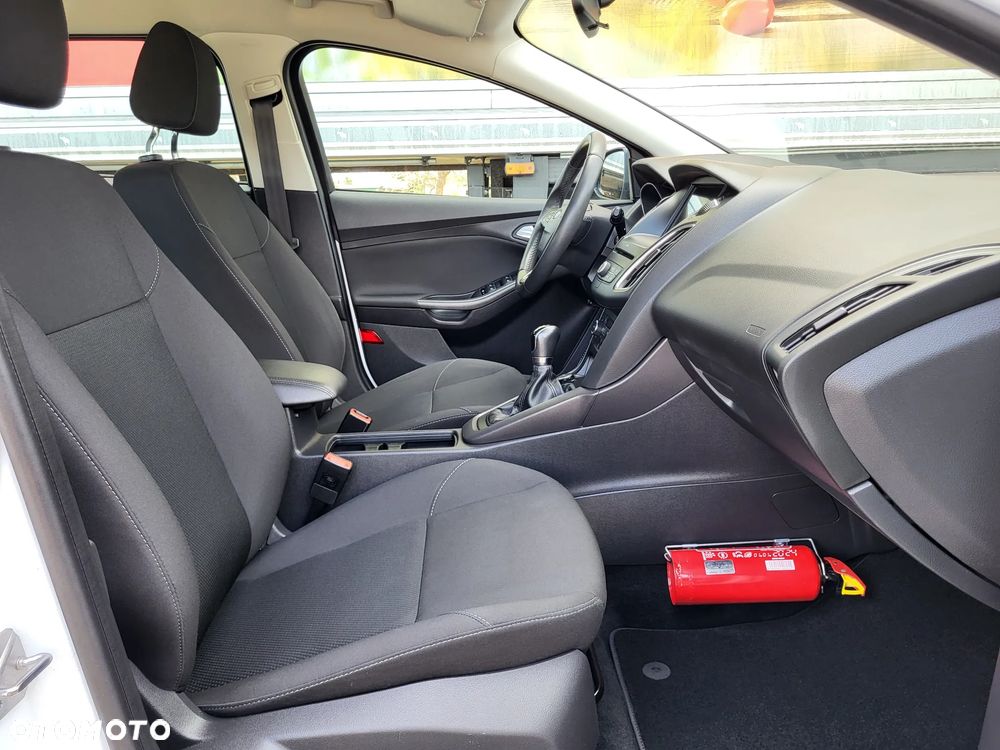 Ford Focus 1.0 EcoBoost Trend Edition Business - 32