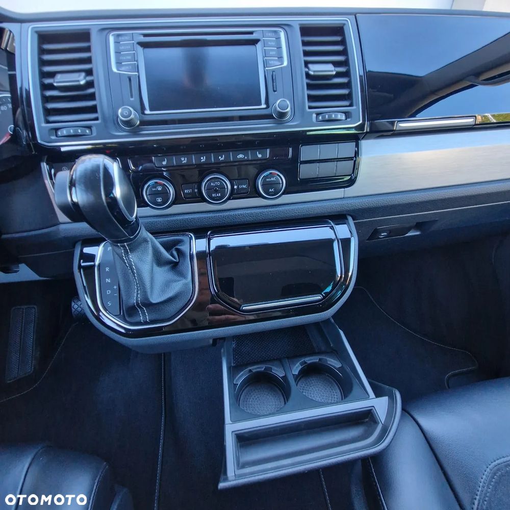 Volkswagen Multivan - 11