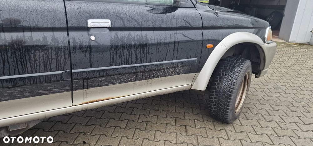 Mitsubishi Pajero - 8