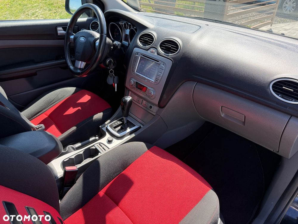 Ford Focus 1.6 16V Ghia - 13