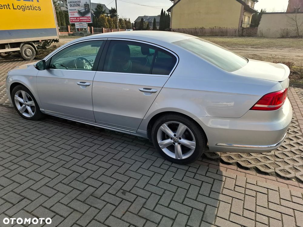 Volkswagen Passat 1.6 TDI BlueMotion Technology R-Line - 3