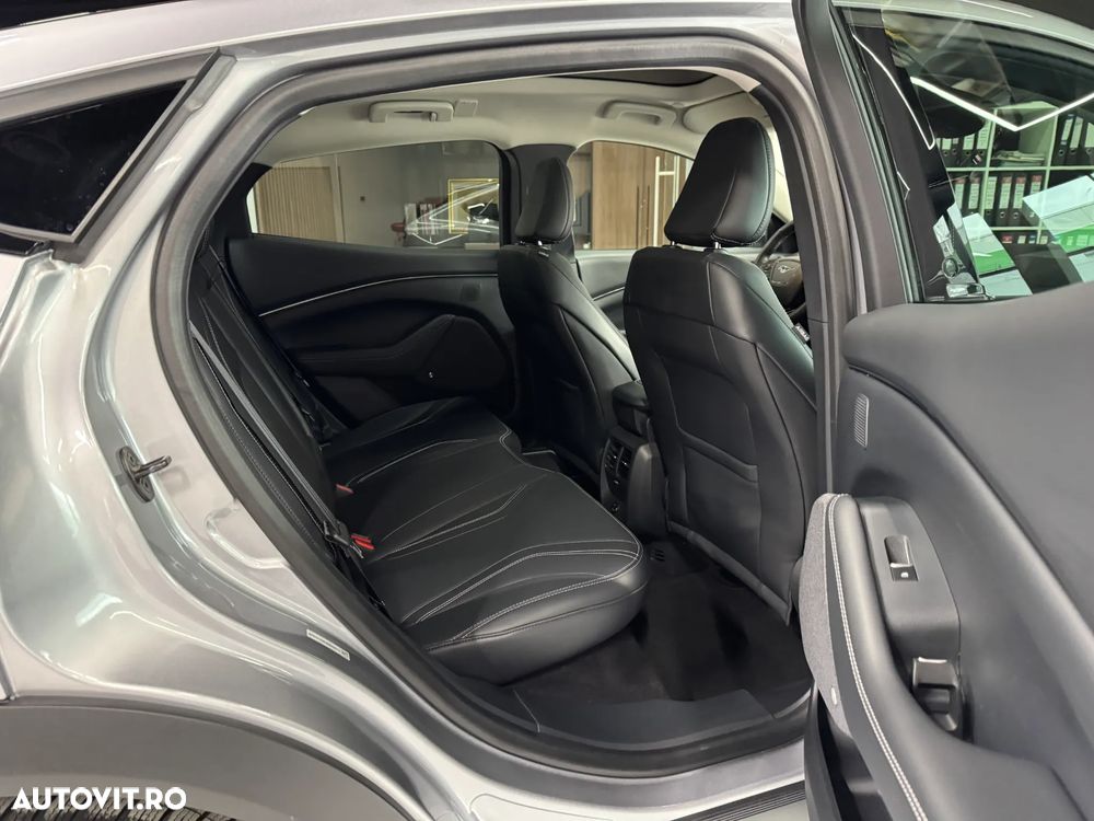 Ford Mustang Mach-E - 10