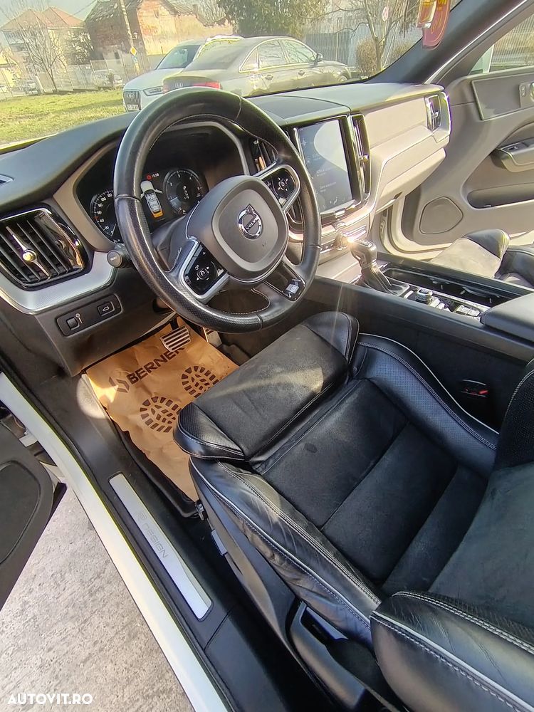 Volvo XC 60 D4 AWD Geartronic RDesign - 22