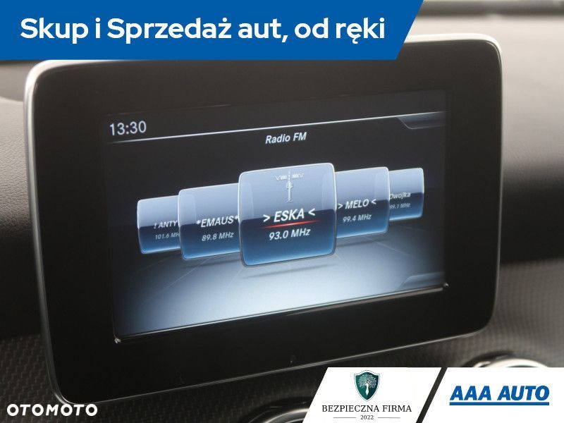 Mercedes-Benz GLA - 14