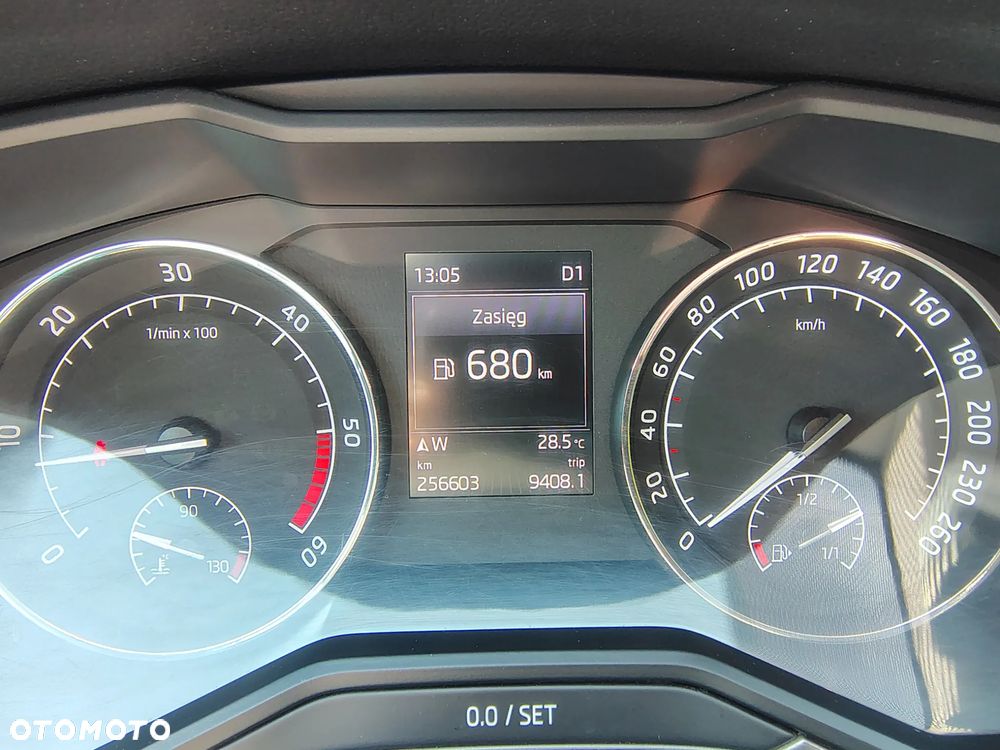 Skoda Superb 2.0 TDI Ambition DSG - 2