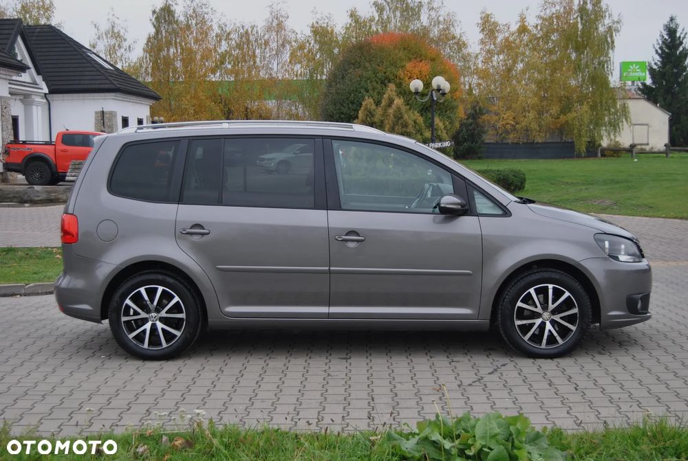 Volkswagen Touran - 16