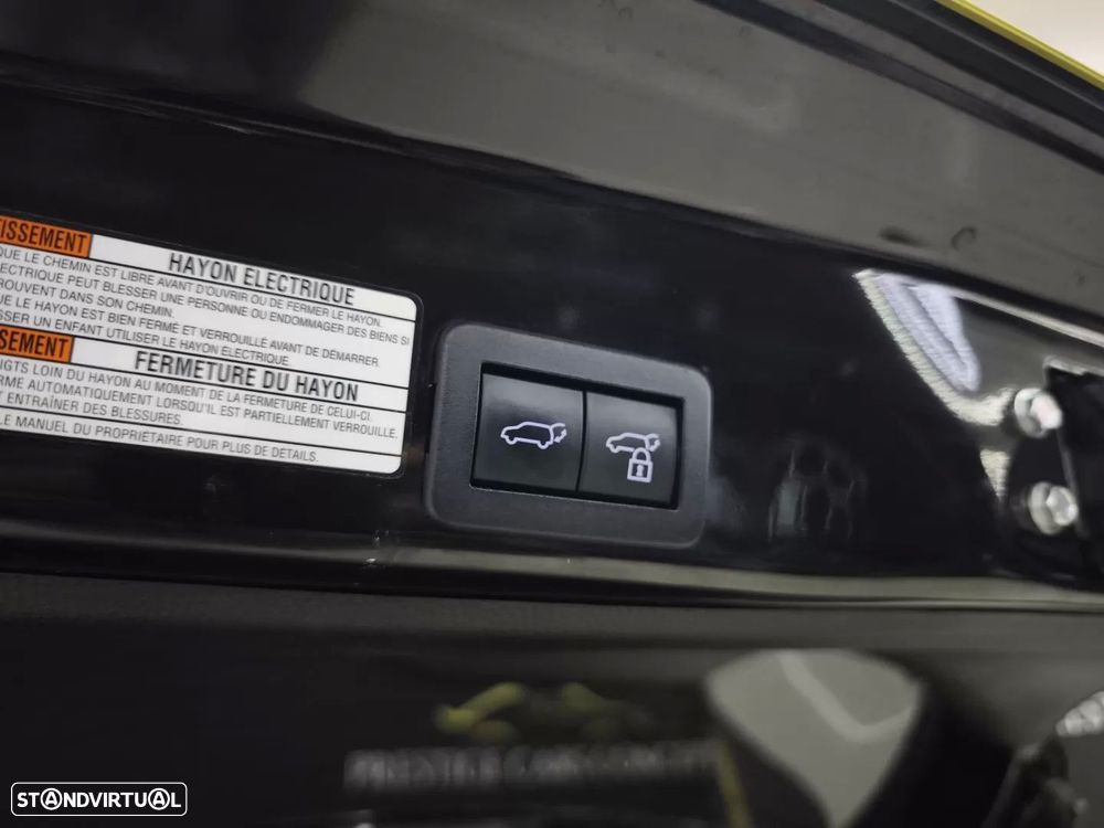 Toyota Yaris Cross 1.5 HDF Premier Edition - 18