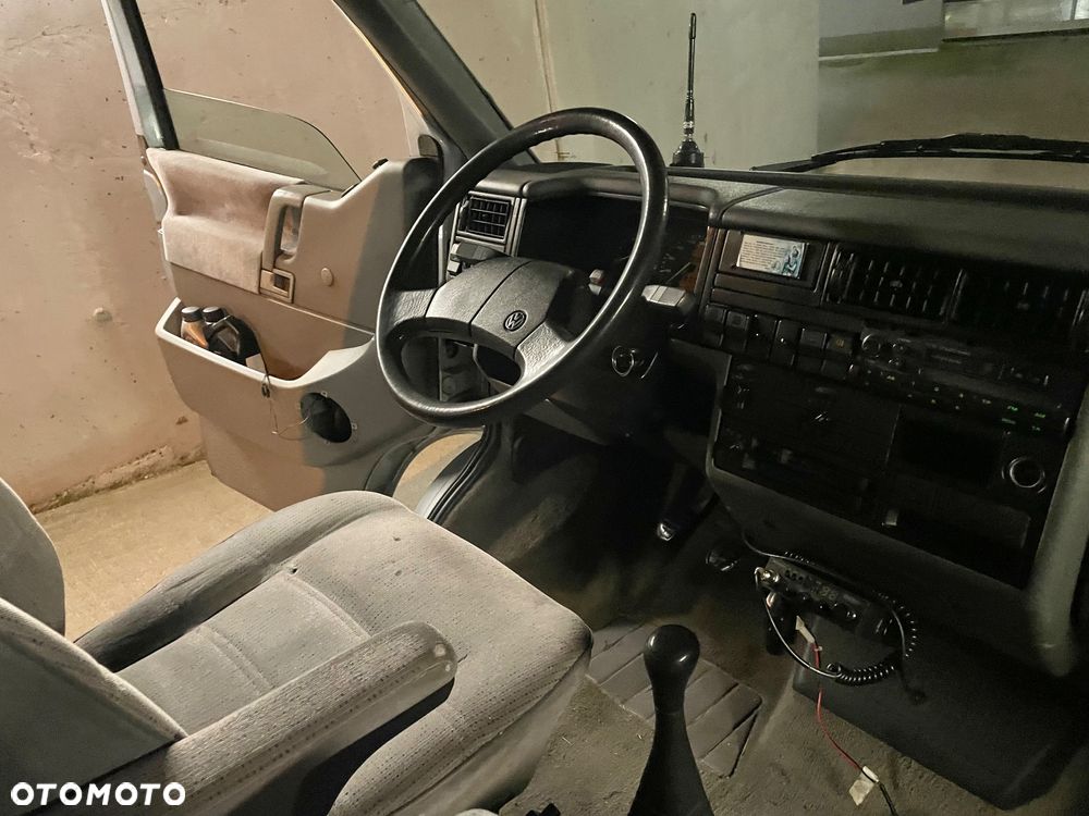 Volkswagen Multivan - 18