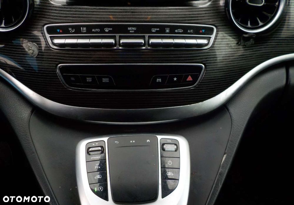 Mercedes-Benz Klasa V - 32