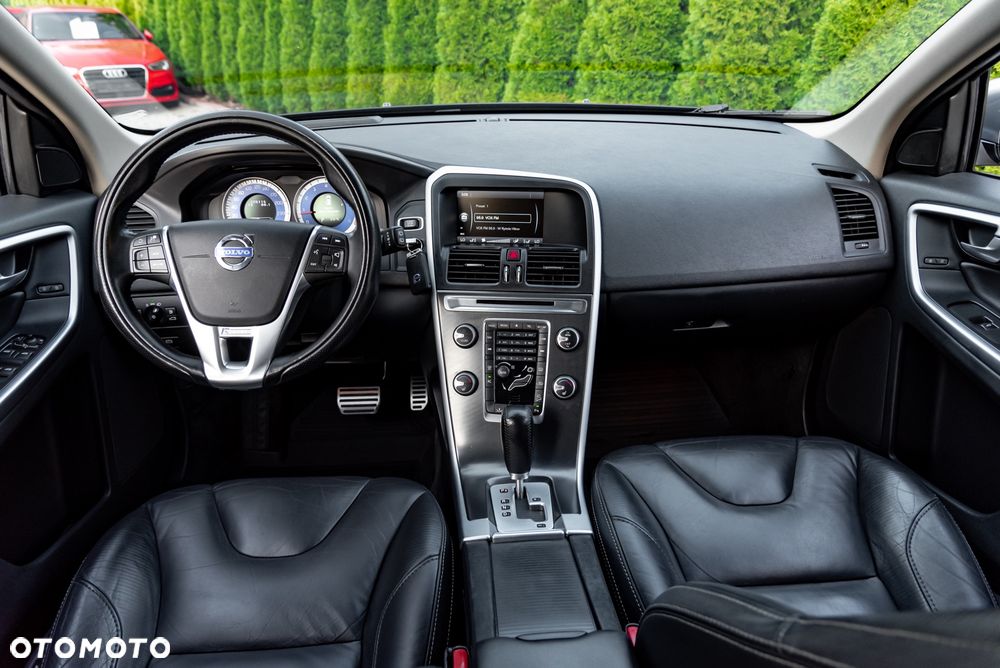 Volvo XC 60 T6 AWD R-Design - 26