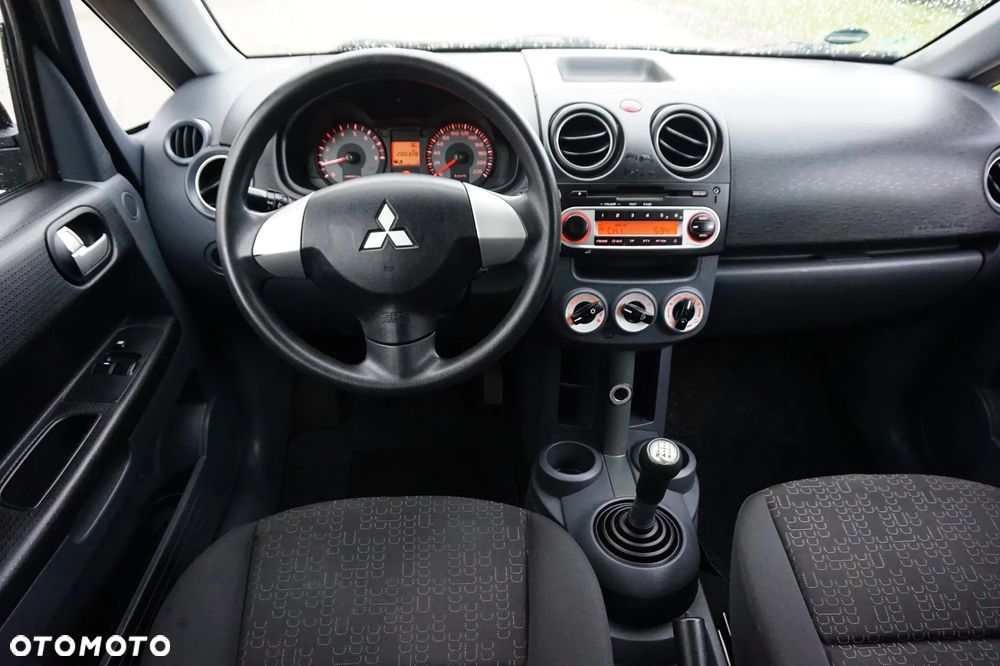 Mitsubishi Colt - 5